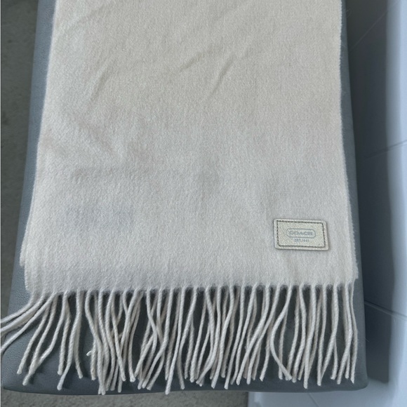 Coach Wool/Cashmere cream/beige scarf - Picture 1 of 7